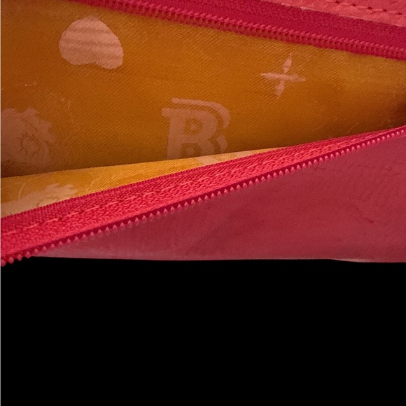 Pre Loved Betty Boop Pink Rhinestone
Quilted Wallet • 2013
Collectible - Picture 3 of 8